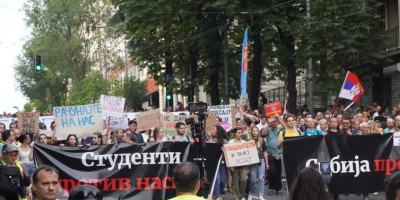 Opšti potop i masovna bežanija! Saznajemo, kandidati "lete" s blokaderske liste