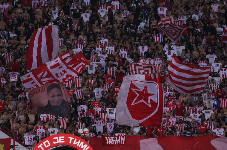 N1 traži hapšenje navijača Zvezde zbog zastave sa likom Ratka Mladića