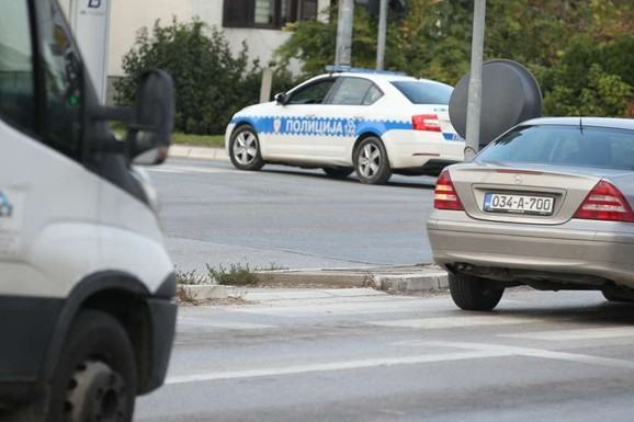 MUČILI JE GODINAMA, ŠKOLA IGNORISALA?! Određen pritvor devojčici (15) iz Tuzle: Izbola dve vršnjakinje, tereti se za POKUŠAJ UBISTVA