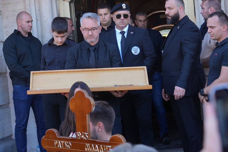 Ovo je porodica Darka Mladića: Ćerka završila težak fakultet, a žena i sin su misterija